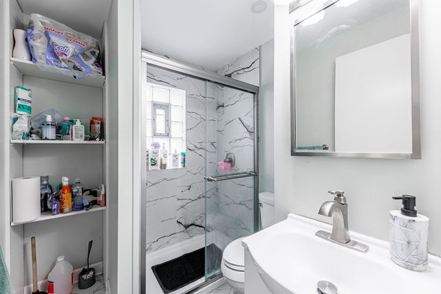 8009 S Kolin Avenue, Chicago, IL 60652