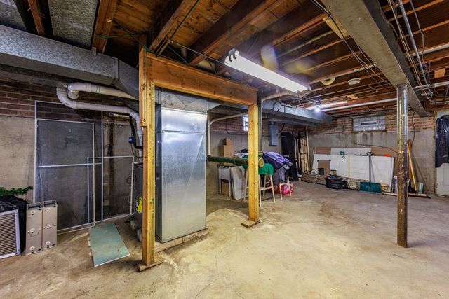 8009 S Kolin Avenue, Chicago, IL 60652