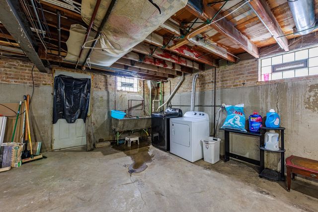 8009 S Kolin Avenue, Chicago, IL 60652