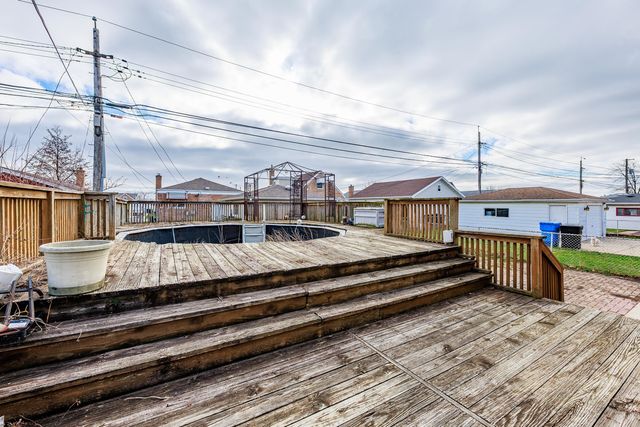 8009 S Kolin Avenue, Chicago, IL 60652