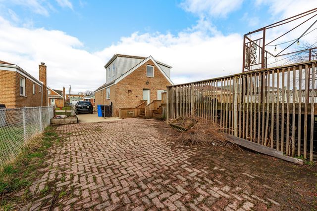 8009 S Kolin Avenue, Chicago, IL 60652