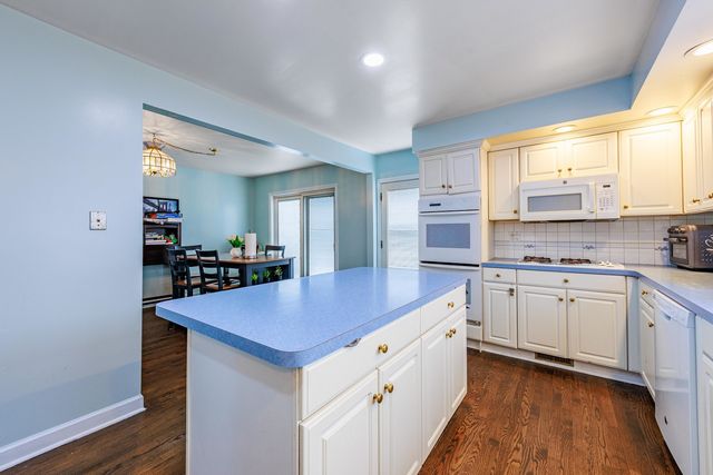 8009 S Kolin Avenue, Chicago, IL 60652