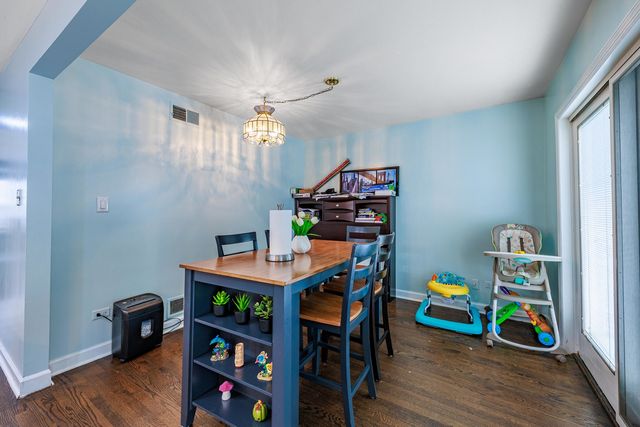 8009 S Kolin Avenue, Chicago, IL 60652