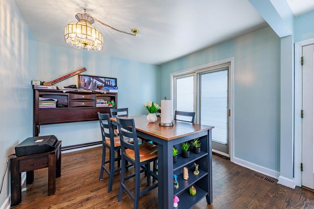 8009 S Kolin Avenue, Chicago, IL 60652