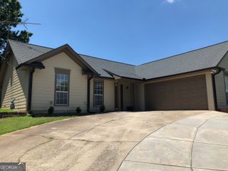 290 Monmouth Drive, Fayetteville, GA 30214