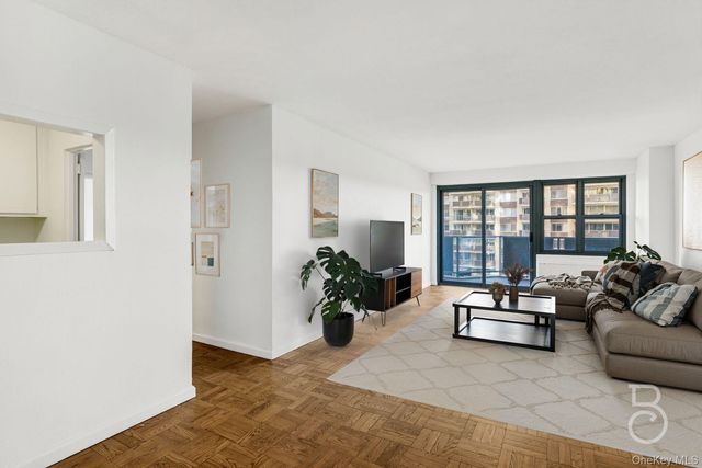 18-05 215th Street 4F, Bayside, NY 11360