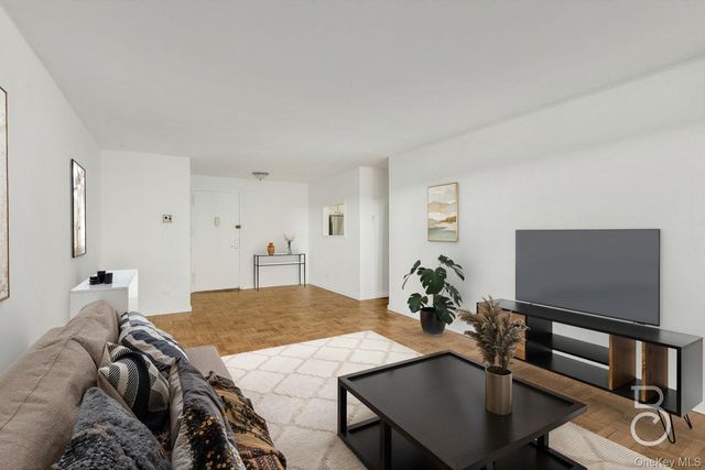 18-05 215th Street 4F, Bayside, NY 11360