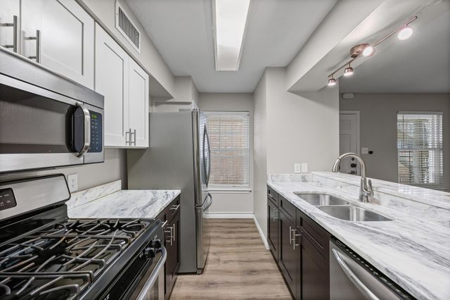 1240 Barton Hills DR 105, Austin, TX 78704