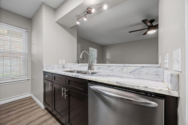 1240 Barton Hills DR 105, Austin, TX 78704