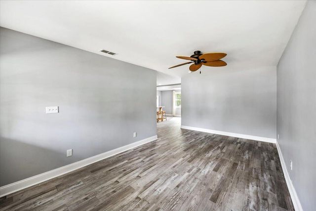 555 N 68th Avenue, Pensacola, FL 32506