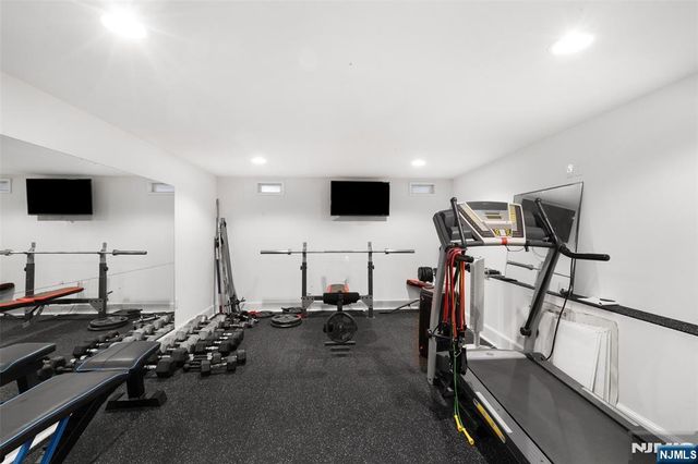 15 Moore Place, North Arlington, NJ 07031