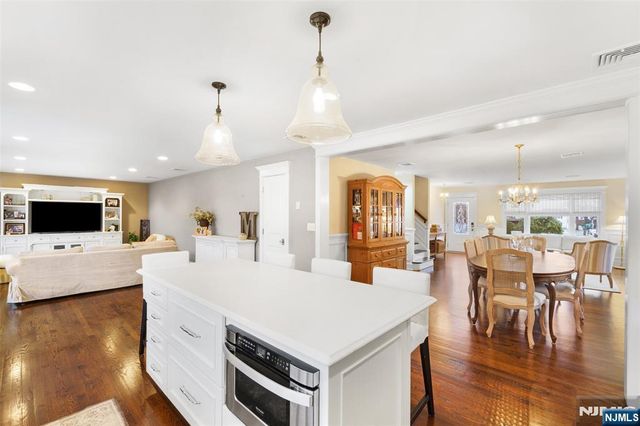 15 Moore Place, North Arlington, NJ 07031