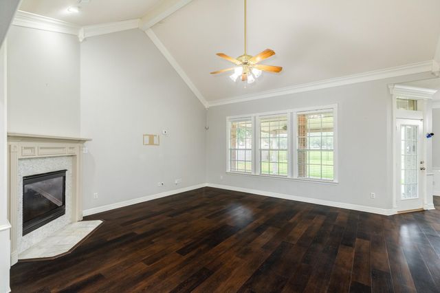 900 Enchanted Oaks Drive, Angleton, TX 77515
