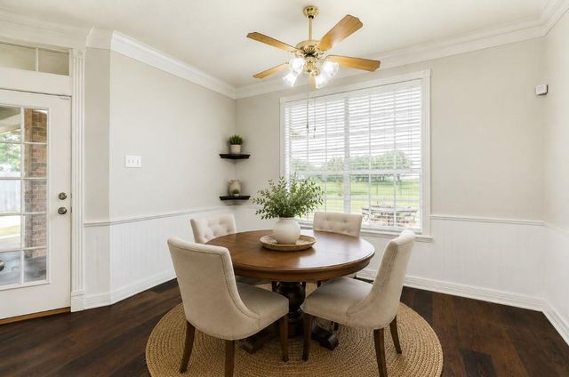 900 Enchanted Oaks Drive, Angleton, TX 77515