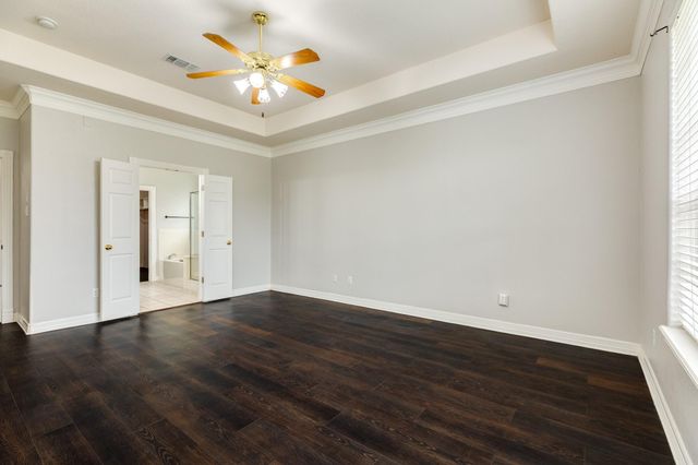 900 Enchanted Oaks Drive, Angleton, TX 77515
