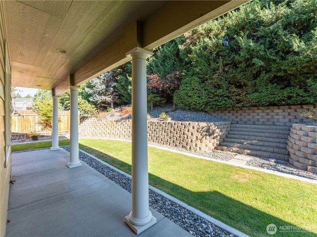 39 S Mandolin Avenue, East Wenatchee, WA 98802