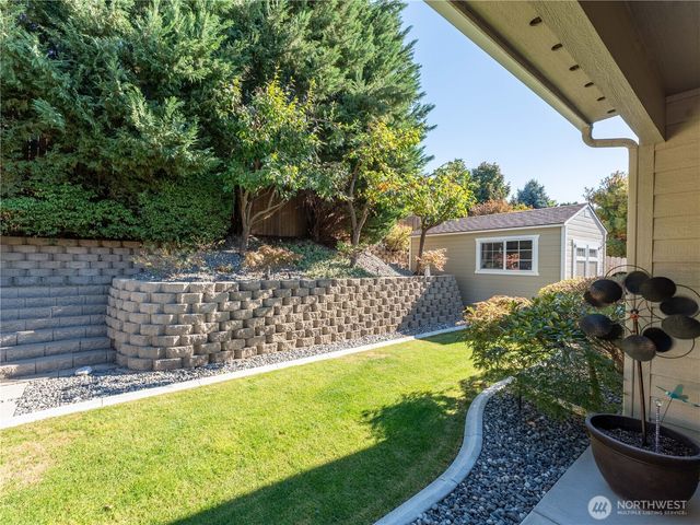 39 S Mandolin Avenue, East Wenatchee, WA 98802