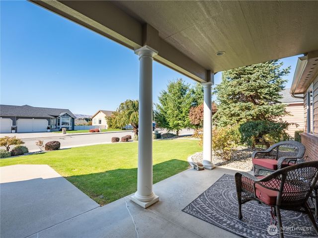 39 S Mandolin Avenue, East Wenatchee, WA 98802