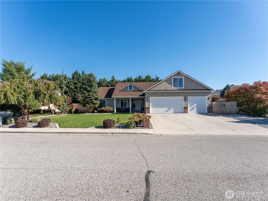 39 S Mandolin Avenue, East Wenatchee, WA 98802