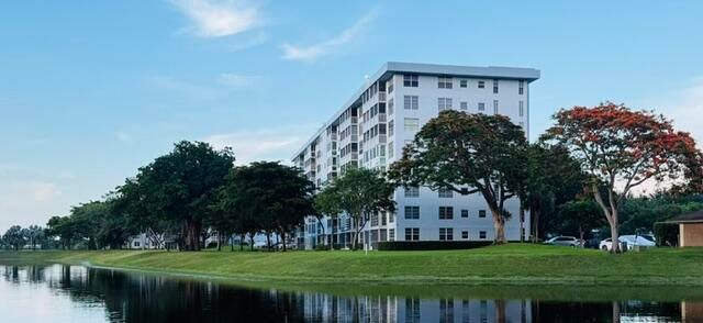 3080 N Course Drive 407, Pompano Beach, FL 33069