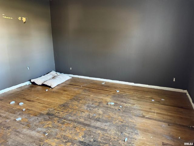 301 E CALVERT Street, Marion, IL 62959