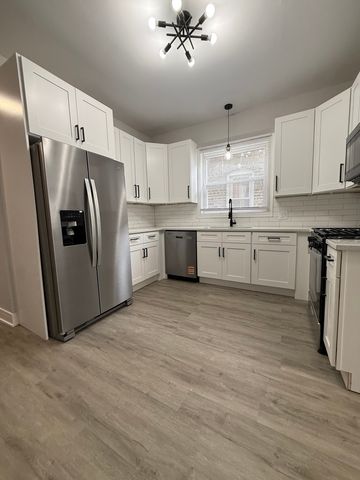 7634 S Loomis Boulevard, Chicago, IL 60620