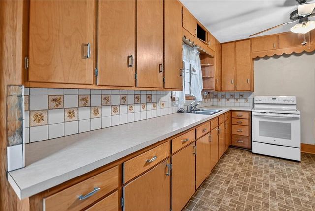 106 S 8th Street, Mount Horeb, WI 53572