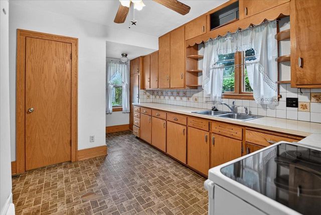 106 S 8th Street, Mount Horeb, WI 53572
