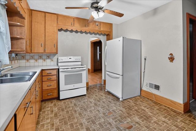 106 S 8th Street, Mount Horeb, WI 53572