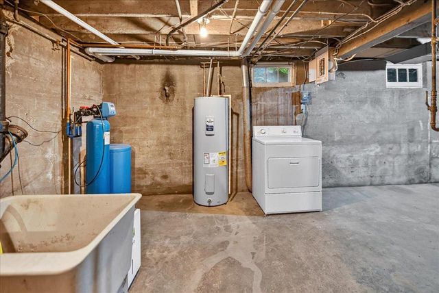 106 S 8th Street, Mount Horeb, WI 53572