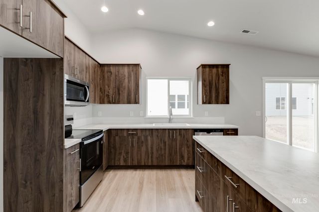 3466 E Boxelder Dr, Nampa, ID 83686