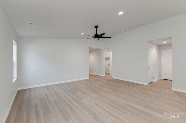 3466 E Boxelder Dr, Nampa, ID 83686