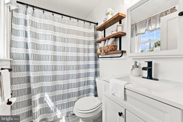 808 STANBRIDGE RD, Drexel Hill, PA 19026