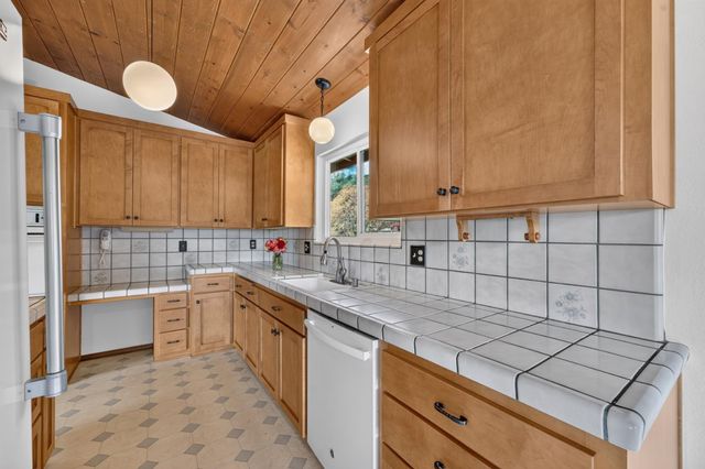 2142 Delmar Ave, Penryn, CA 95663