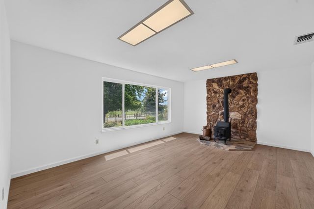 2142 Delmar Ave, Penryn, CA 95663