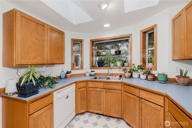 566 E Pointes Drive W, Shelton, WA 98584