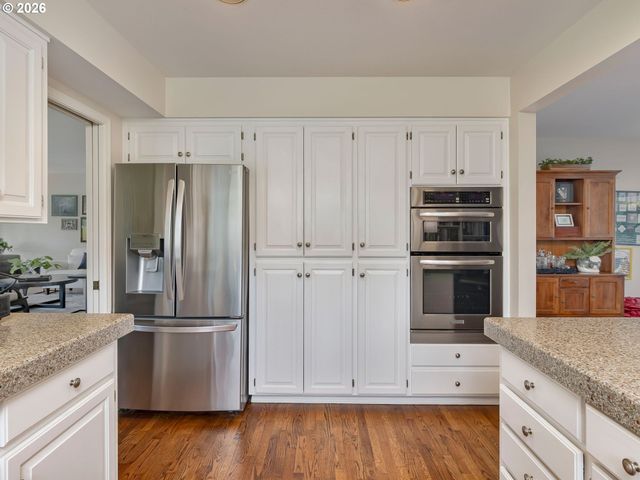 7242 Sw LAKE BLUFF Ct, Wilsonville, OR 97070