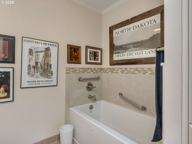 7242 Sw LAKE BLUFF Ct, Wilsonville, OR 97070