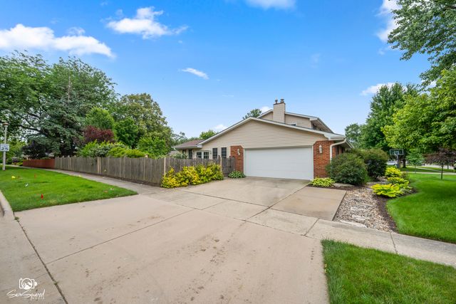 226 Meadow Wood Drive, Joliet, IL 60431
