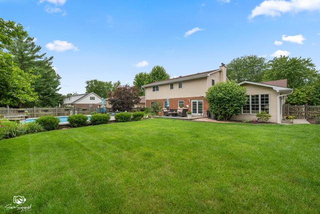 226 Meadow Wood Drive, Joliet, IL 60431
