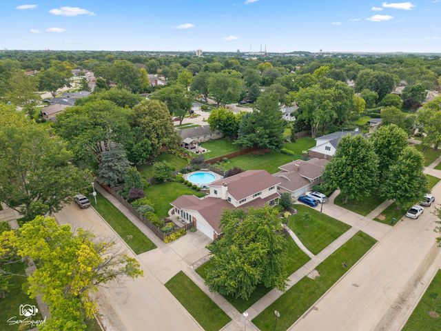 226 Meadow Wood Drive, Joliet, IL 60431