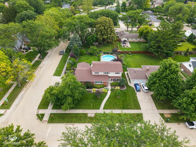 226 Meadow Wood Drive, Joliet, IL 60431