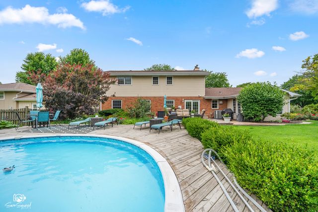 226 Meadow Wood Drive, Joliet, IL 60431