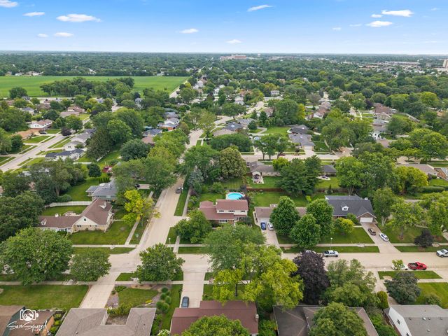 226 Meadow Wood Drive, Joliet, IL 60431