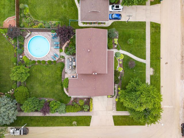 226 Meadow Wood Drive, Joliet, IL 60431