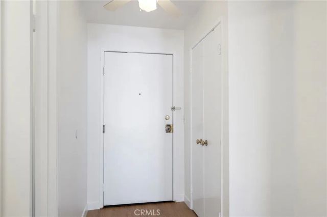 6815 Remmet 311, Canoga Park, CA 91303