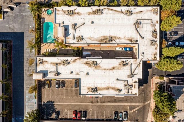 6815 Remmet 311, Canoga Park, CA 91303