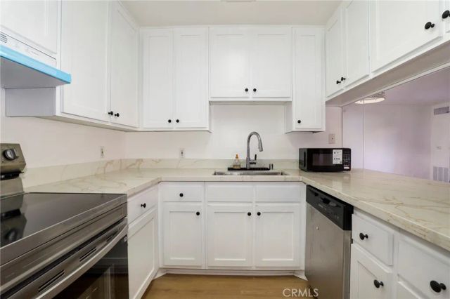 6815 Remmet 311, Canoga Park, CA 91303