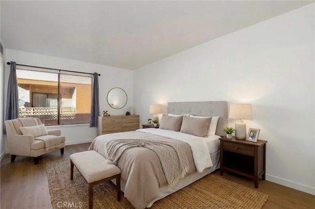 6815 Remmet 311, Canoga Park, CA 91303