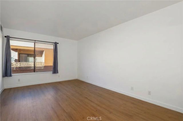 6815 Remmet 311, Canoga Park, CA 91303